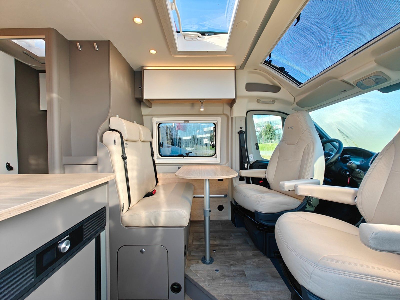 Fahrzeugabbildung LMC Innovan 600 - 603 70 Jahre Modell - SALE! -