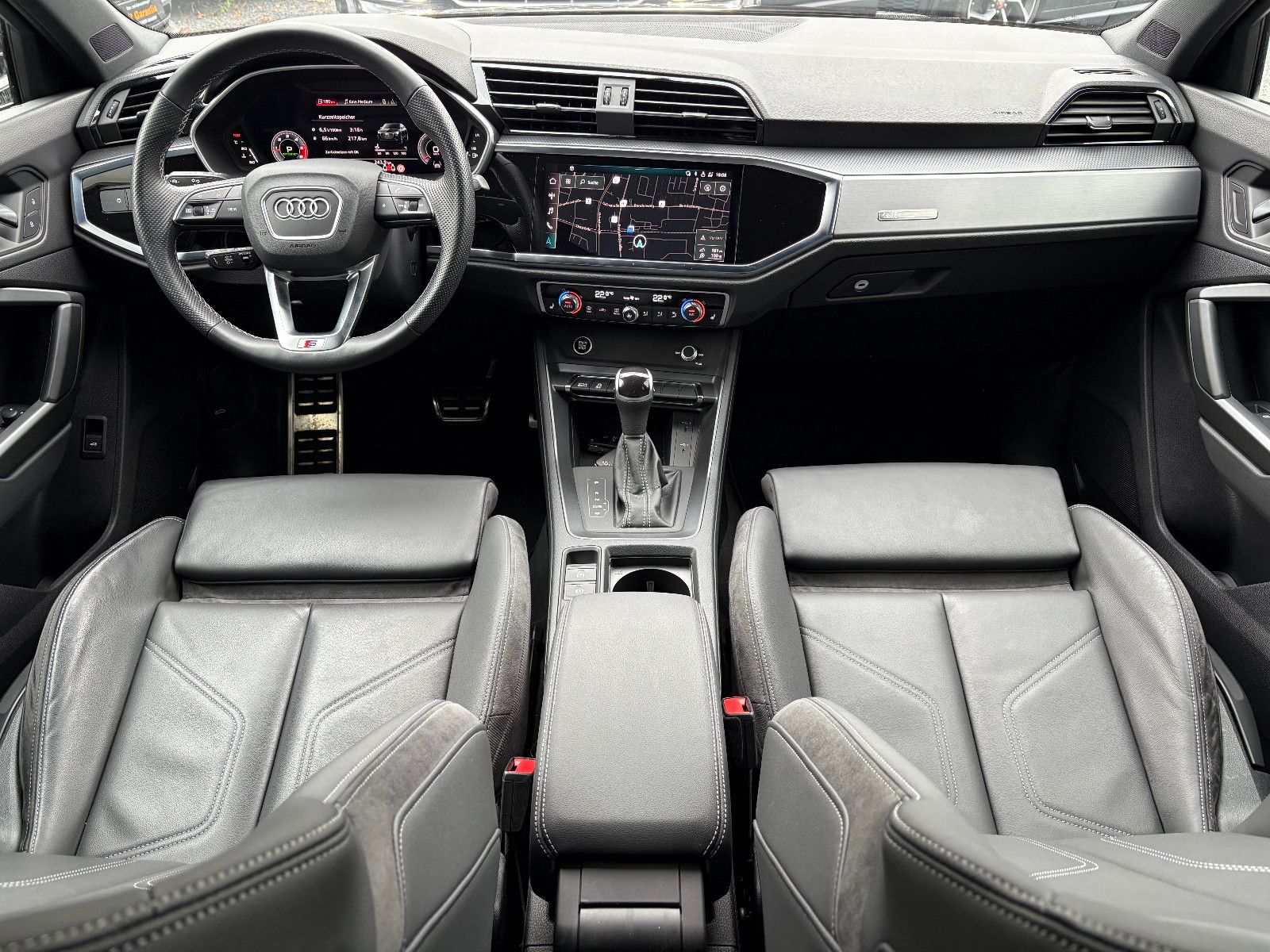 Fahrzeugabbildung Audi Q3 Sportback 35 TDI/S-LINE/BLACK-EDIT/LED/KAMERA