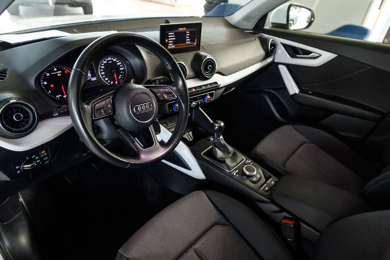 Fahrzeugabbildung Audi Q2 sport 1.6 TDI +LED +Bluetooth
