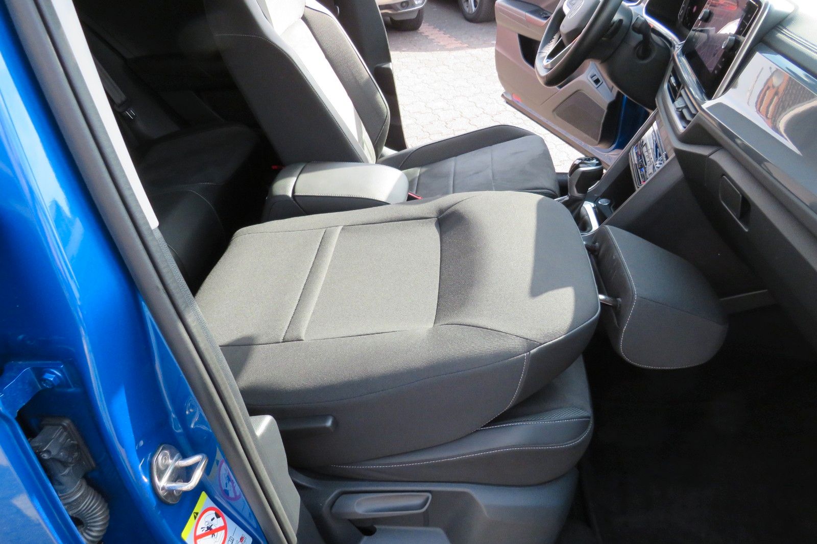 Fahrzeugabbildung Volkswagen T-Roc Style KAMERA ACC NAVI APP SITZH DIGI-COPI