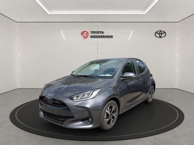 Toyota Yaris Hybrid Teamplayer LED+RFK+CARPLAY+KEYLESS