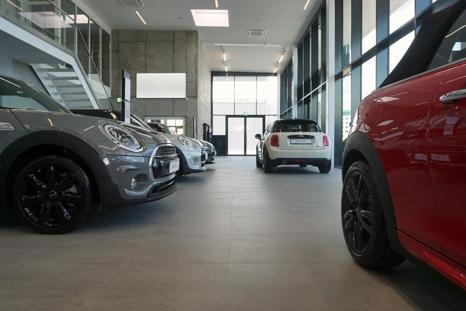 showroom-image-top