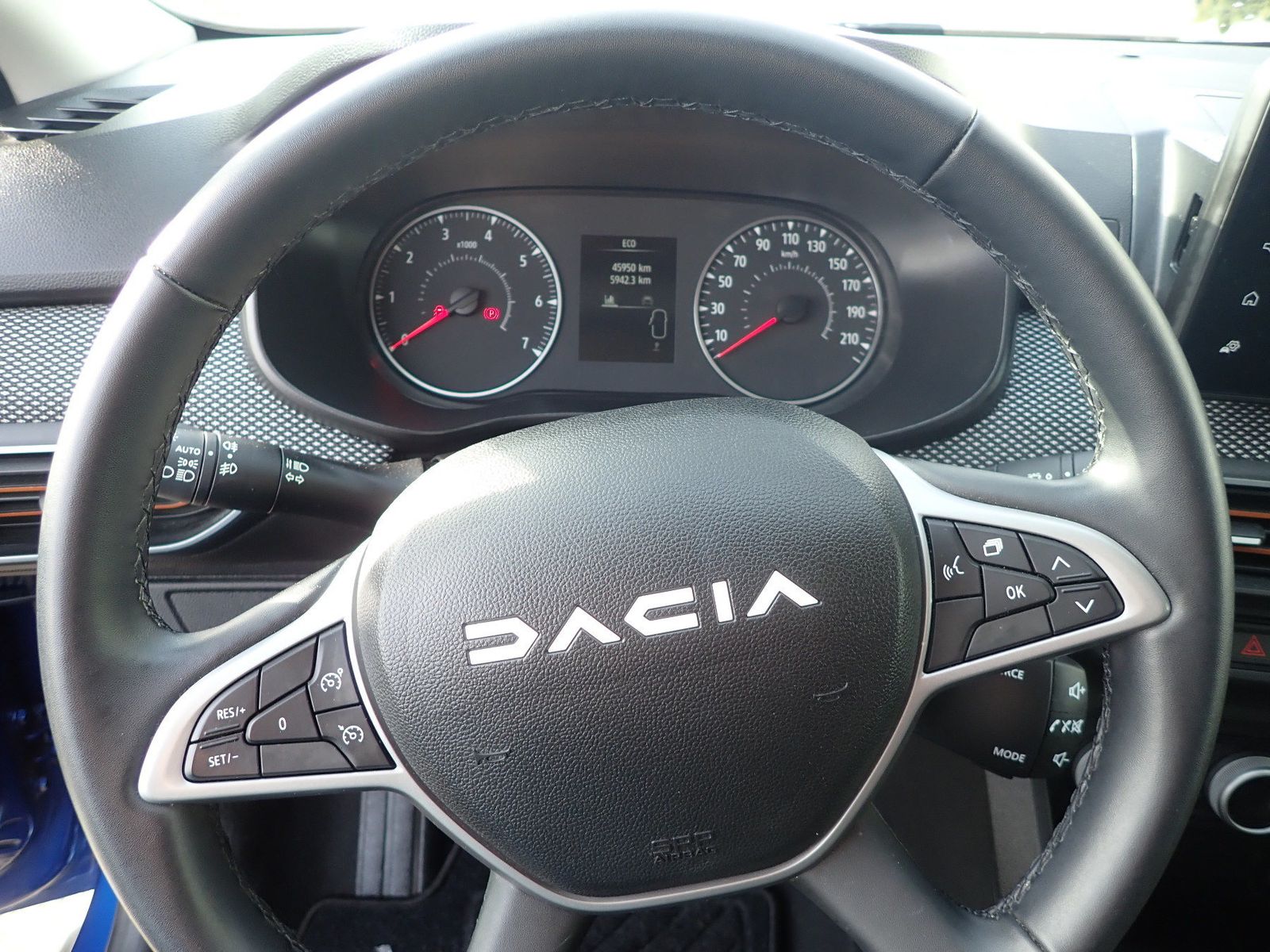 Fahrzeugabbildung Dacia Sandero III Stepway Expression+ TCe 110