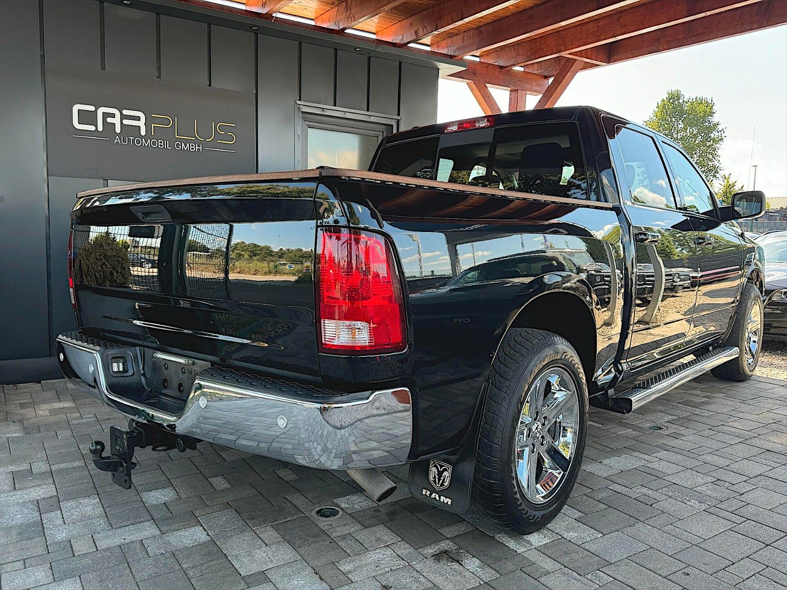 Fahrzeugabbildung Dodge RAM 5.7 V8 HEMI SPORT CrewCab 4x4 LPG Unfallfrei