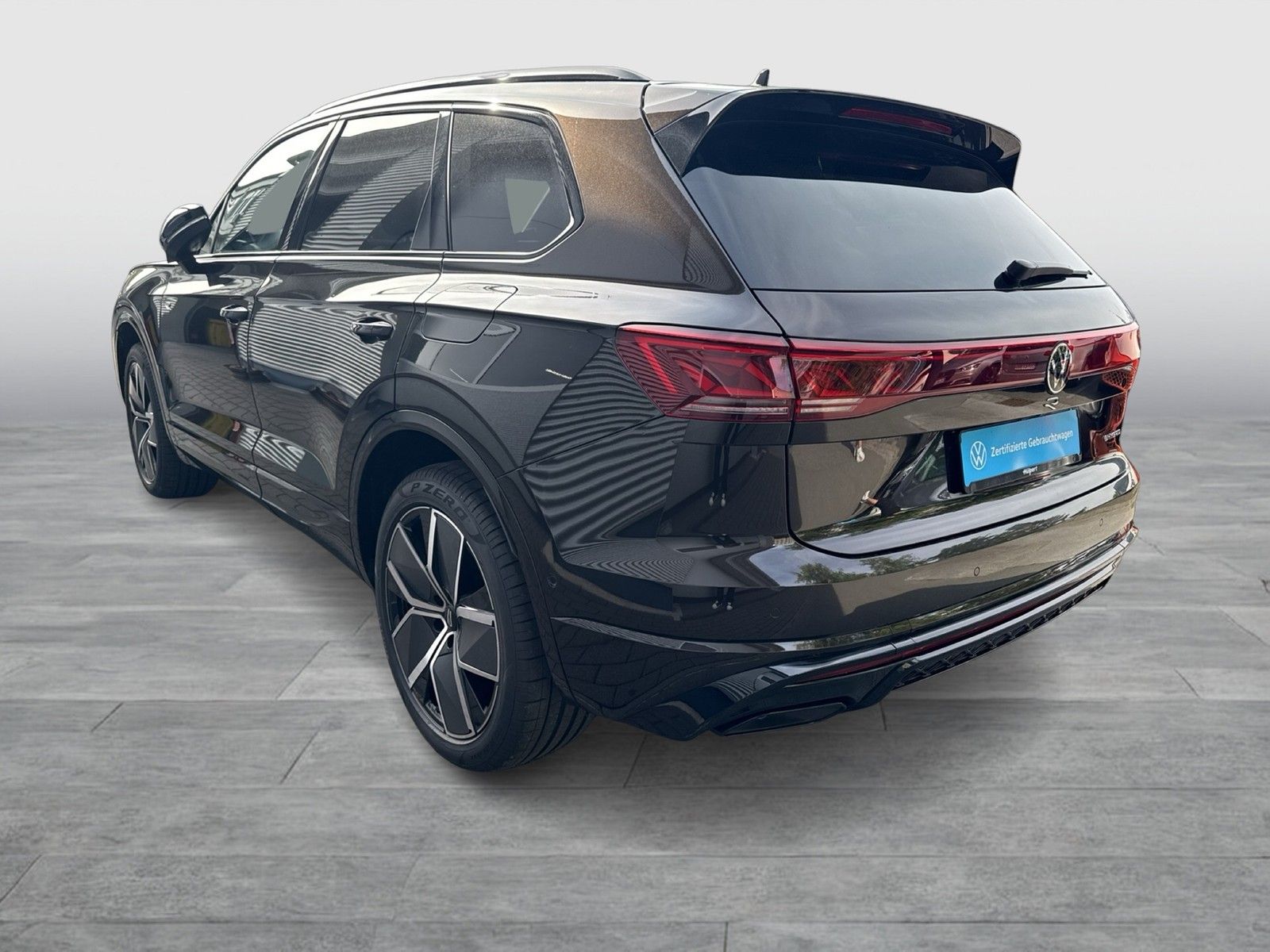 Volkswagen Touareg HYBRID R PANO DYNAUDIO CAM ACC LM21 NAVI foto 3