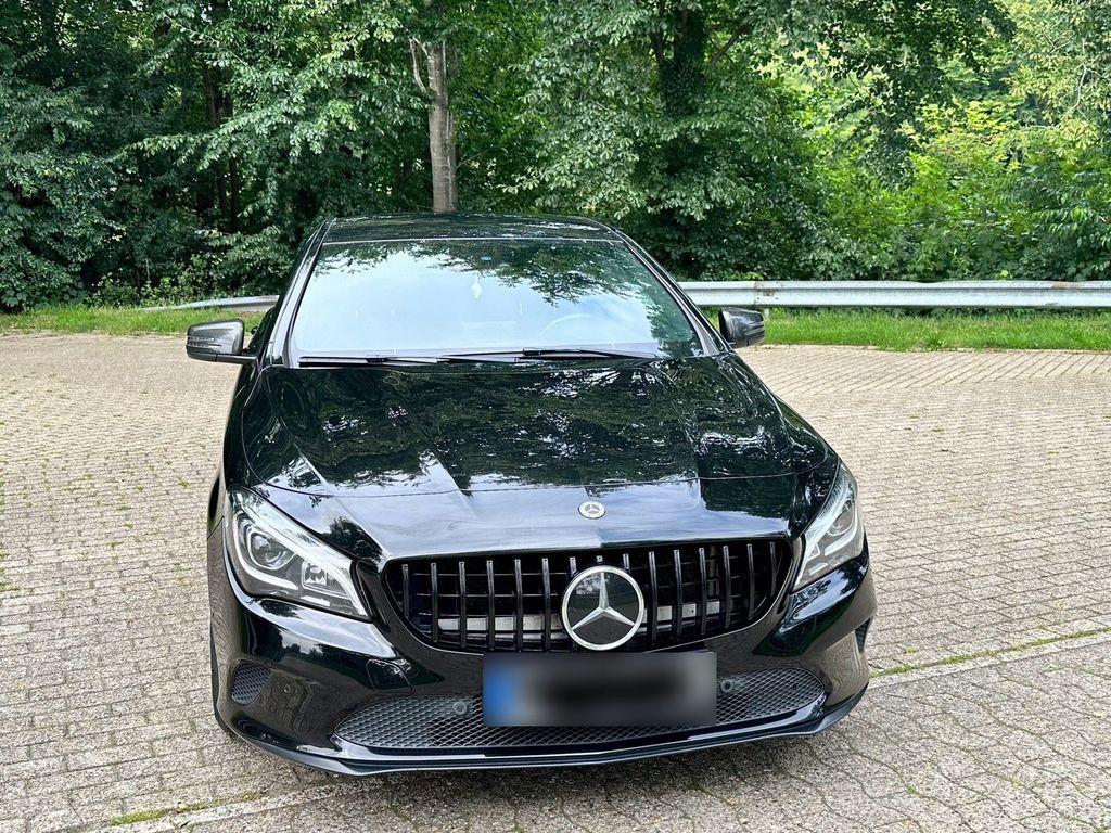 Image of Mercedes-Benz CLA 220