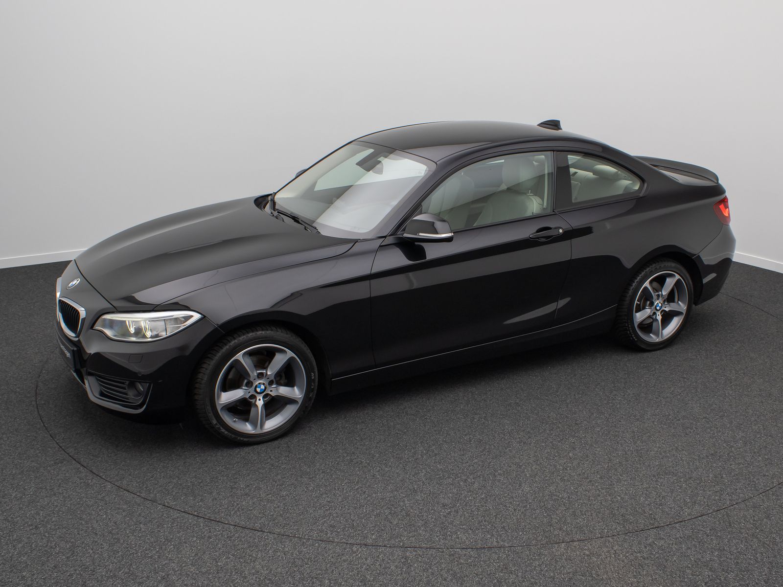 Fahrzeugabbildung BMW 218d PDC Sitzhz Xenon Sport Geschwindigkeitreg