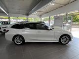 BMW 318d Touring HuD+DA+ACC+Keyless+Park+S-Sitze+SH - BMW 318: Weiß
