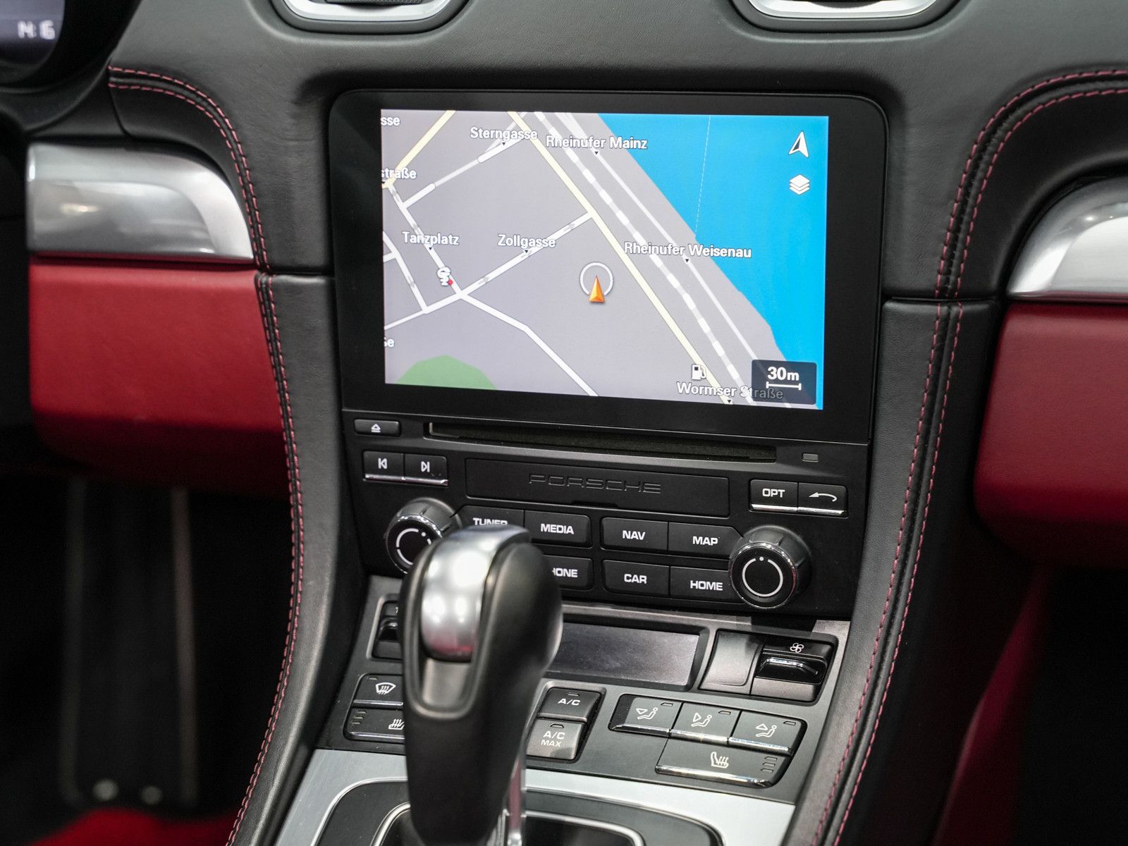 Fahrzeugabbildung Porsche Boxster S 718 PDK - Traumhafte Farbkombination