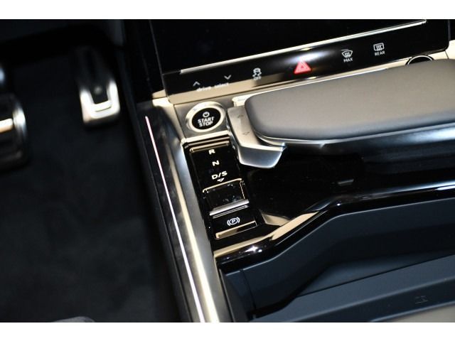 Audi Q8 Sportback 55 e-tron quattro S line foto 7