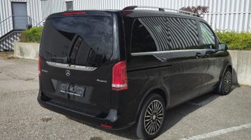 Mercedes V 220 - 6