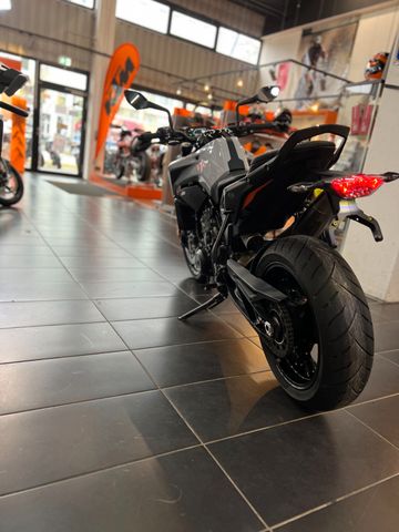 KTM 790 Duke tiefergelegt