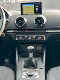 Fahrzeugabbildung Audi A3 1.5 TFSI cod Sportback B&O Xenon Navi PDC SHZ