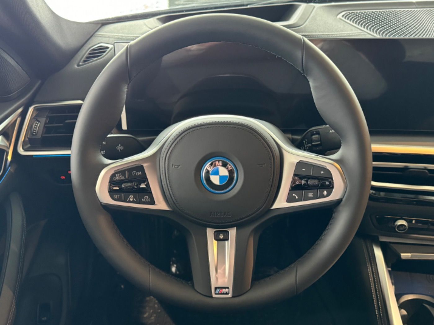 Fahrzeugabbildung BMW i4 eDrive40 Gran Coupé M-Sport AHK/ACC/LASER