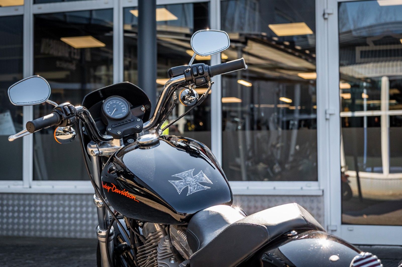 Fahrzeugabbildung Harley-Davidson XL883L SUPERLOW SPORTSTER - A2 TAUGLICH - FALCON