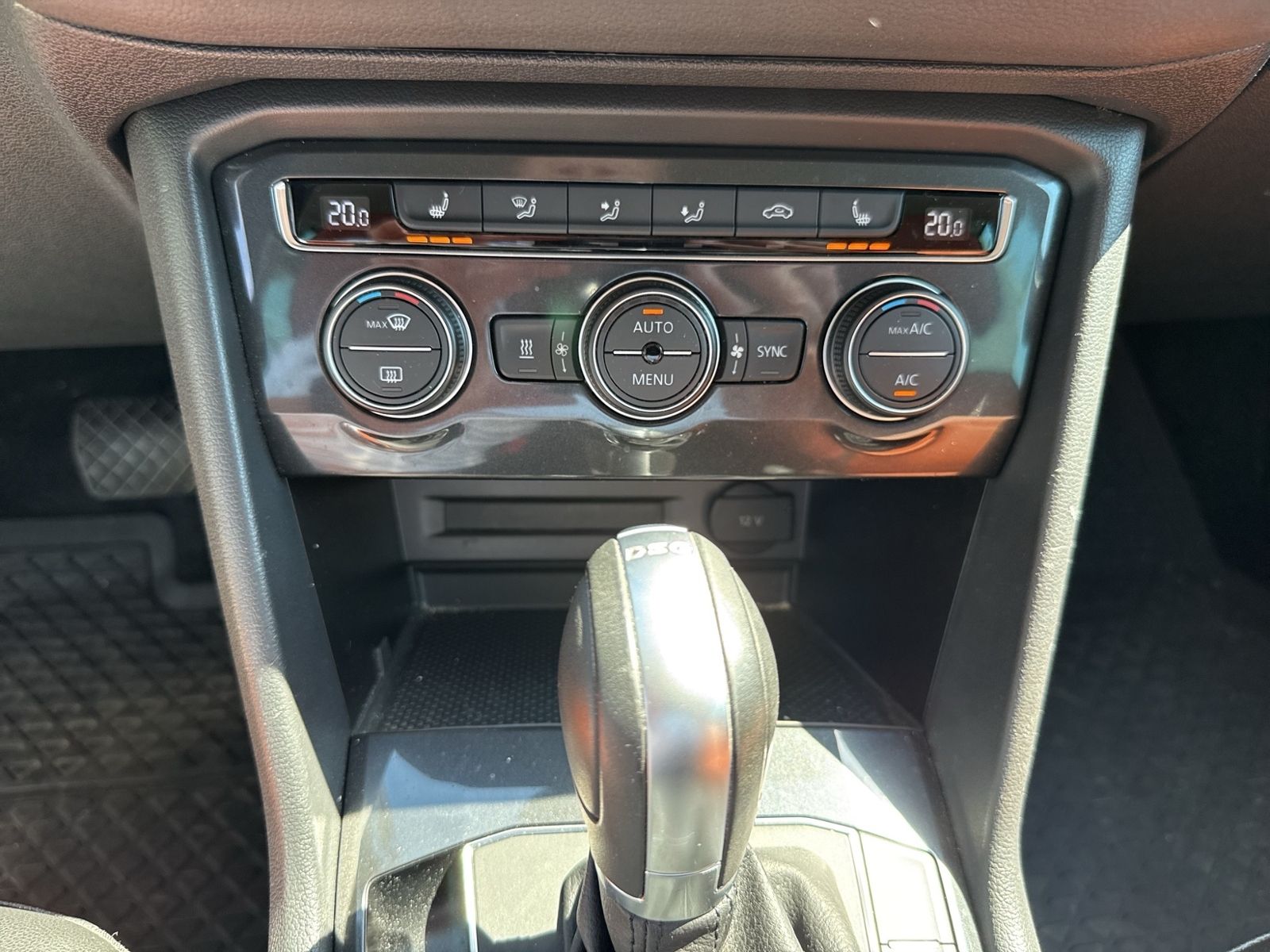 Tiguan 2.0 TSI Highline 4Motion, Leder, Sthzg, L