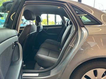 Audi A4 Lim. *TEMPOMAT*KLIMAAUTOMATIK*SitzHZ*