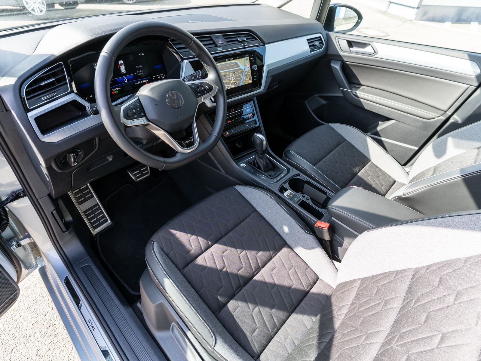 Volkswagen Touran - Bild 12