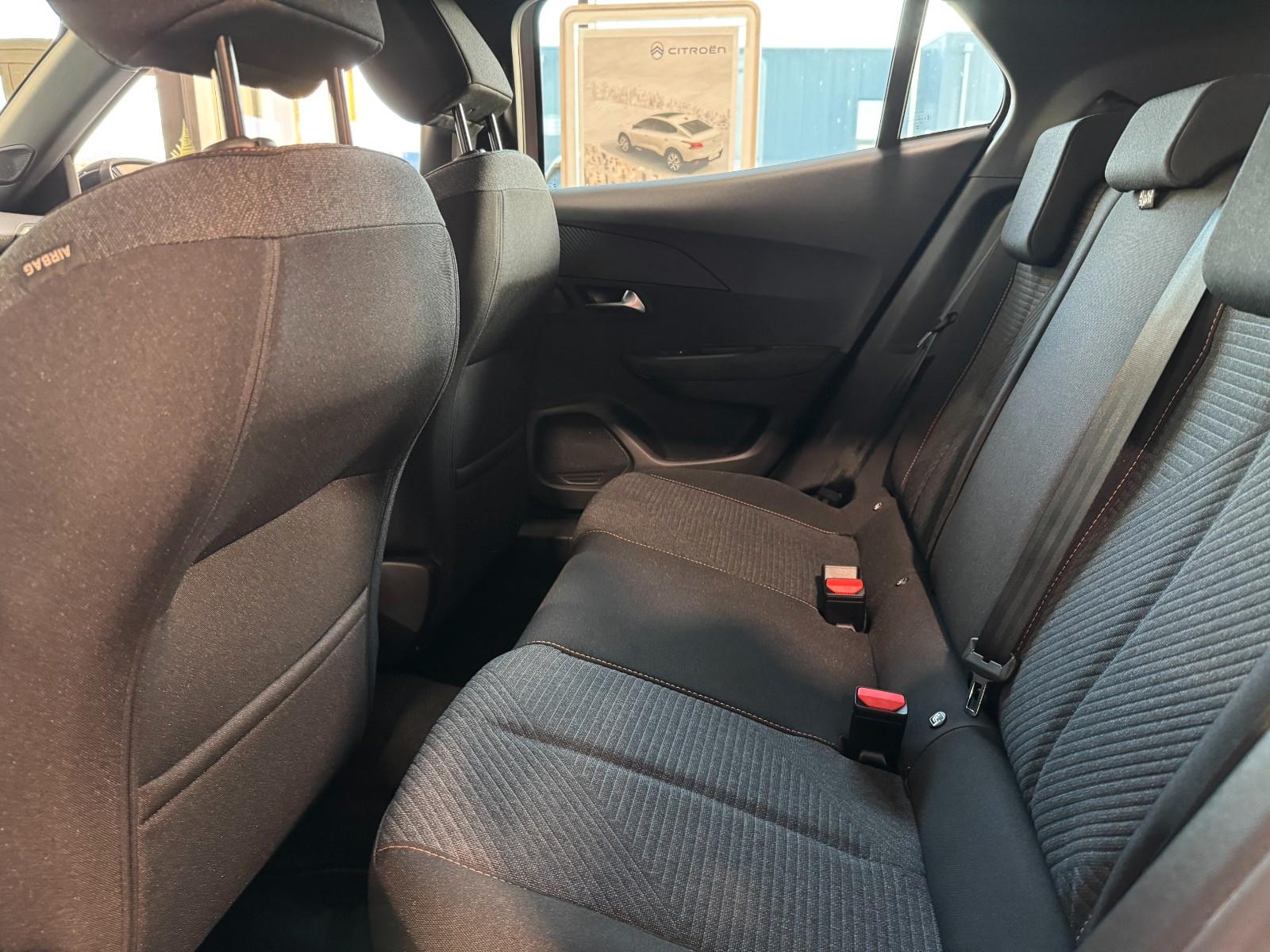 Peugeot 2008 Style PureTech 100 | PDC/LED/MFL/SZG