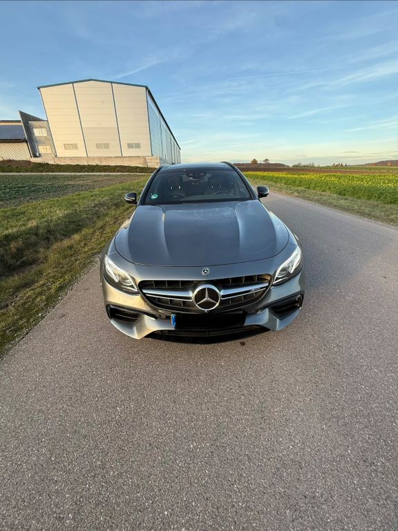 Image of Mercedes-Benz E 63 AMG