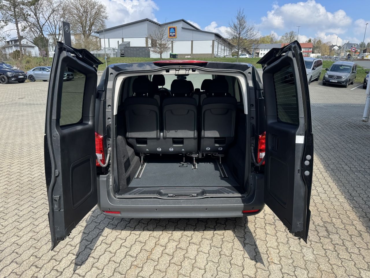 Fahrzeugabbildung Mercedes-Benz Vito 116CDI Tourer Pro 4x4 lang Klima*2Schiebet.