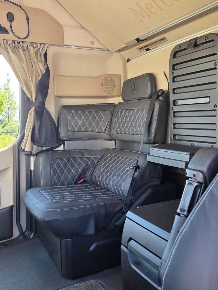 Fahrzeugabbildung Mercedes-Benz Actros 1853 LS