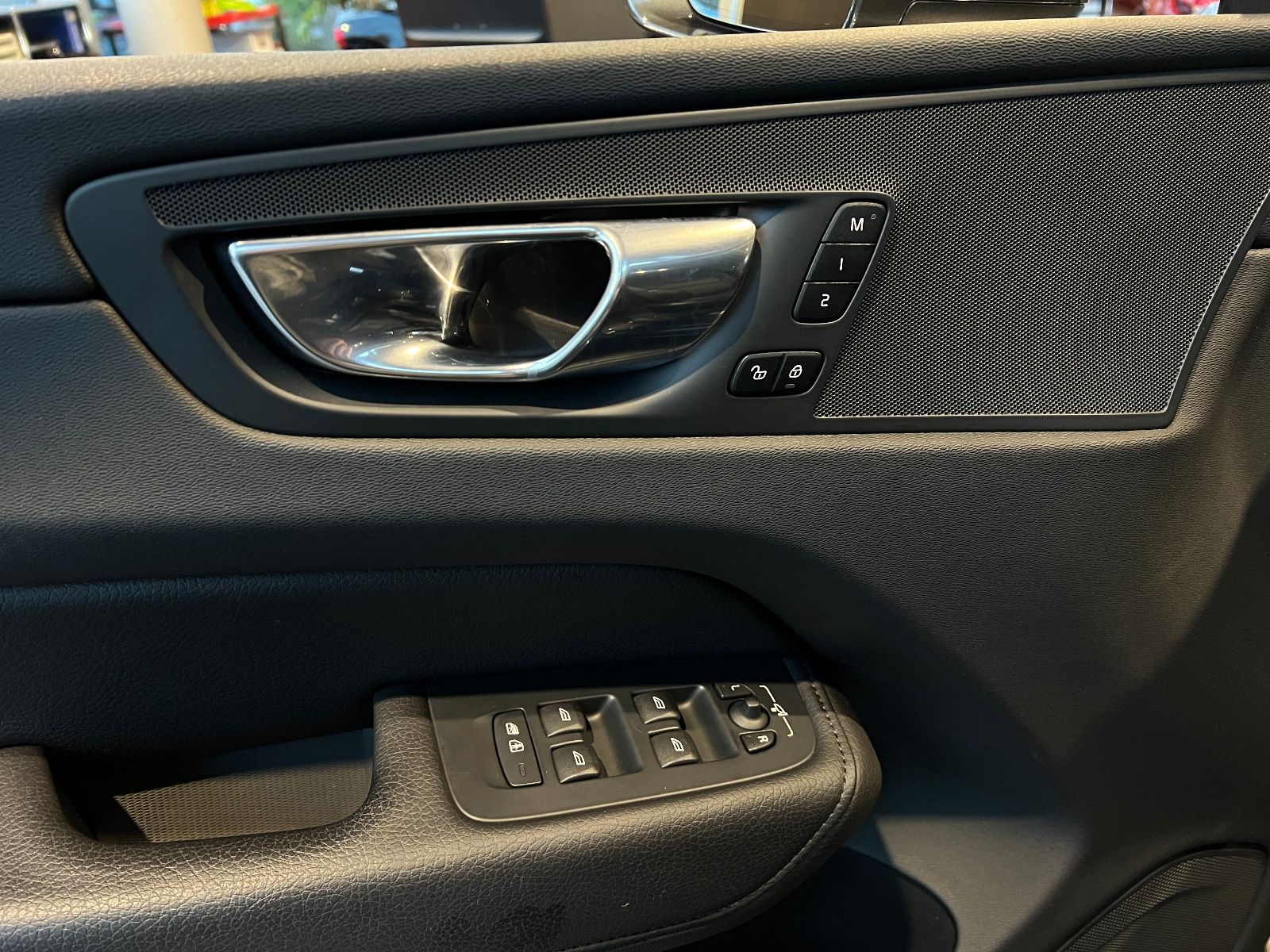 Fahrzeugabbildung Volvo XC60 B5 Inscription AHK LED NAV LEDER ALU