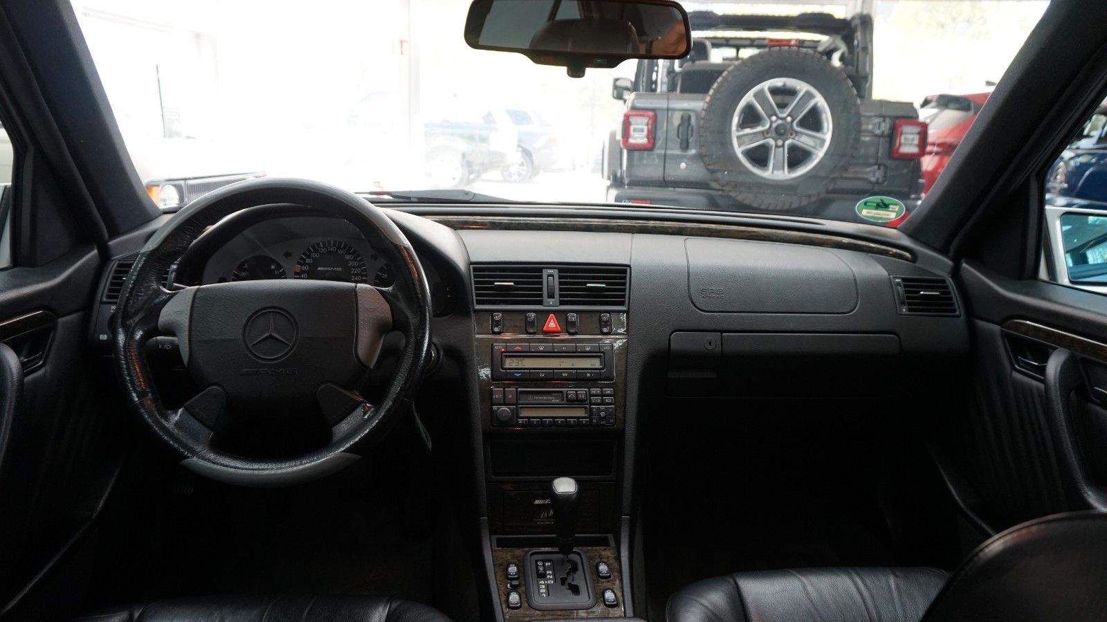 Fahrzeugabbildung Mercedes-Benz C 36 AMG aus deutscher Sammlung.