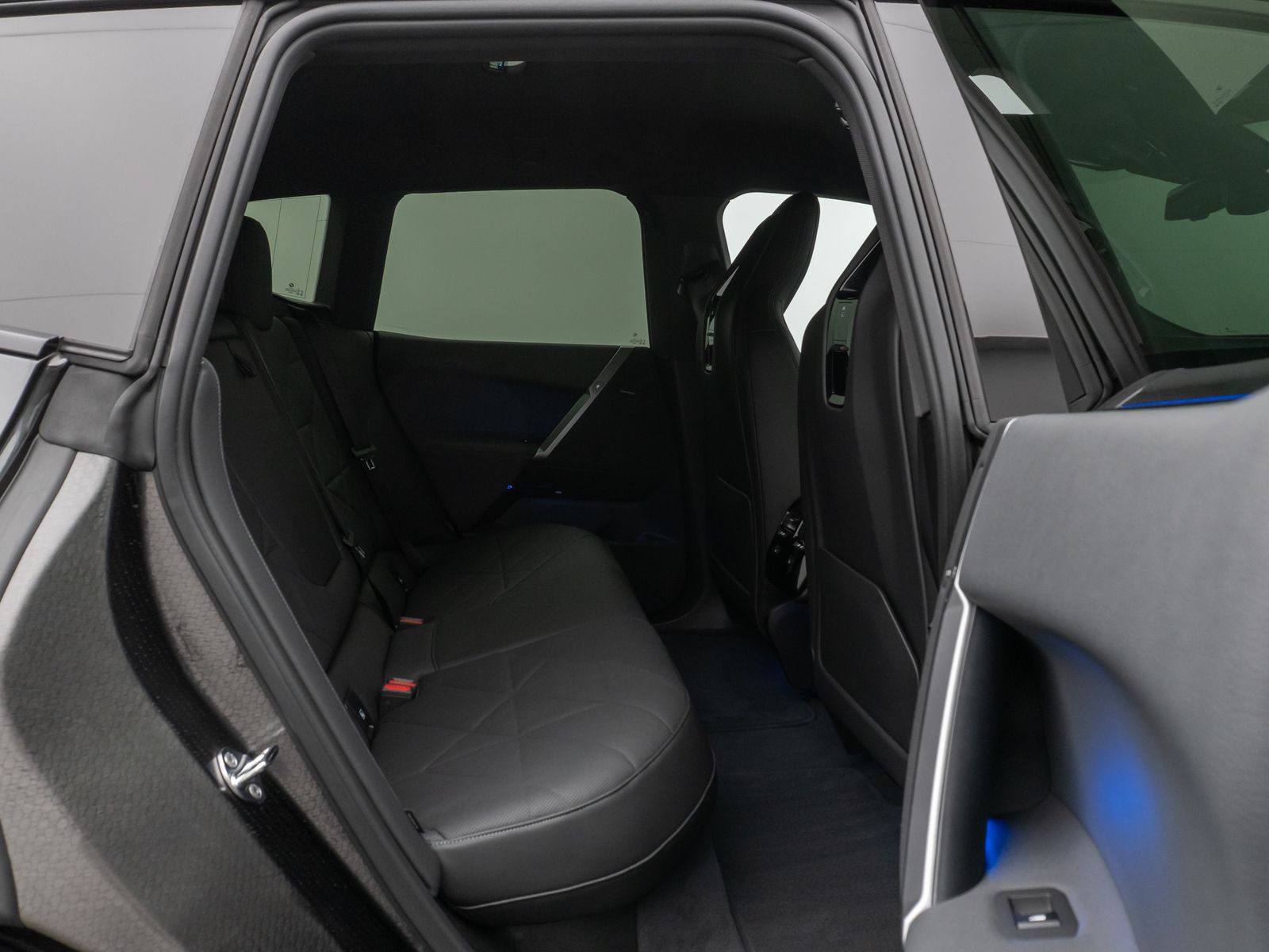 Fahrzeugabbildung BMW iX xD40 Sportpaket360°DAB H/K ACC AHK Komfort