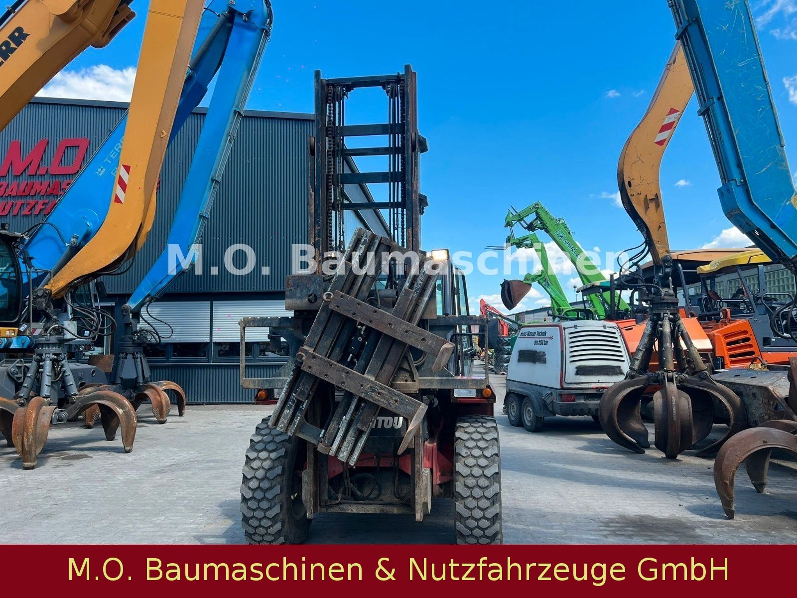 Fahrzeugabbildung Manitou MC 30 / Drehkranz / SS /Duplex / 3t / 4m /