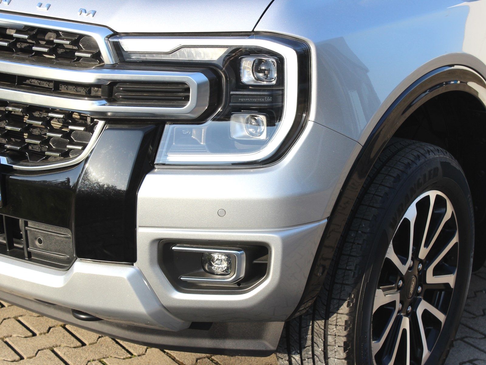 Fahrzeugabbildung Ford Ranger Platinum e-4WD Doppelkabine