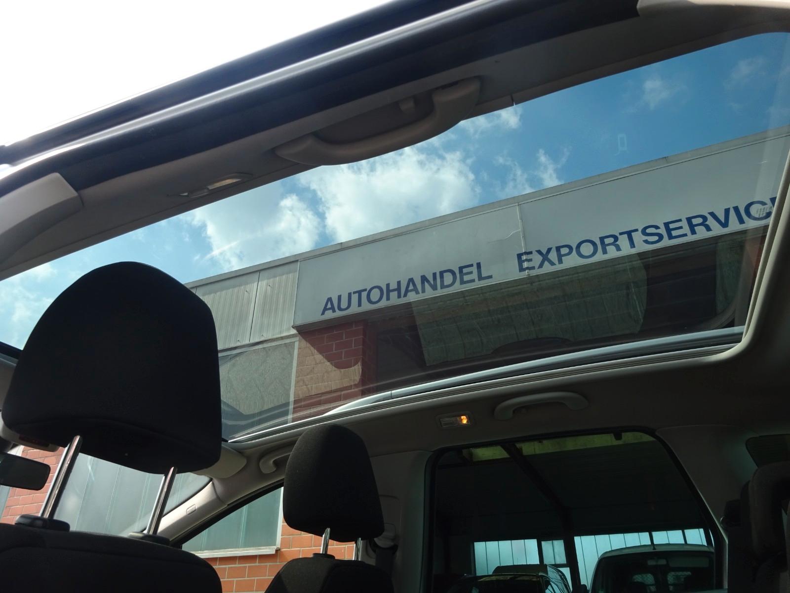 Peugeot 308 2011 — photo 16
