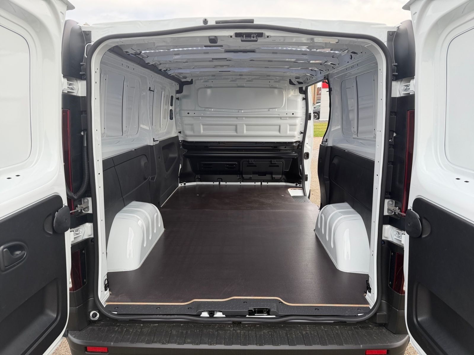 Fahrzeugabbildung Nissan Primastar Kastenwagen L2H1 3,0t N-Connecta *NAVI