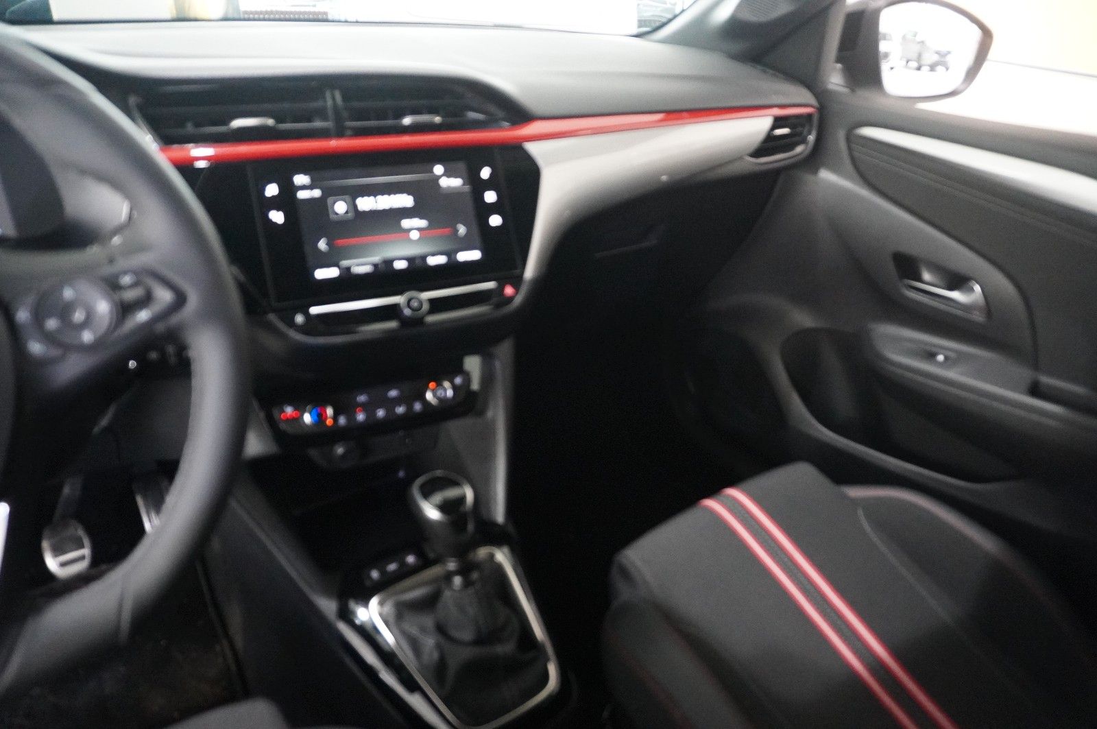 Fahrzeugabbildung Opel Corsa 1.2T GS SPORT NAVI/LED/SPORT/VIRT./SH/DAB+