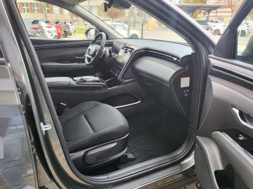 Fahrzeugabbildung Hyundai TUCSON 1.6 T-GDI PHEV 4WD TREND ASSI KRELL el.He