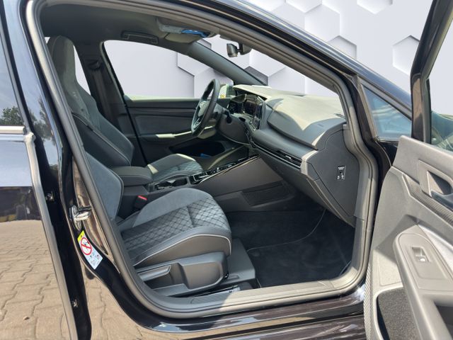 Golf Variant BlackStyle1.5eTSi 96kW DSG R-Line A