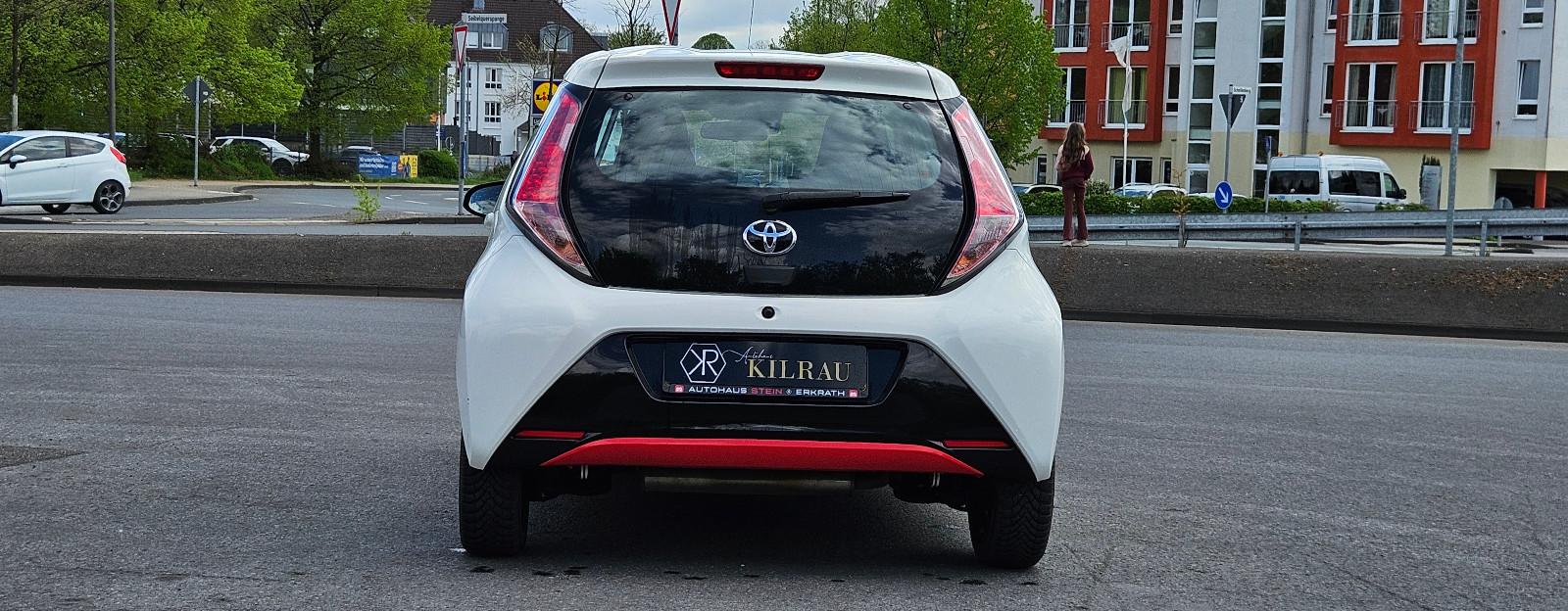 Toyota Aygo Edition Automatik Touch Navi Schaltwippen