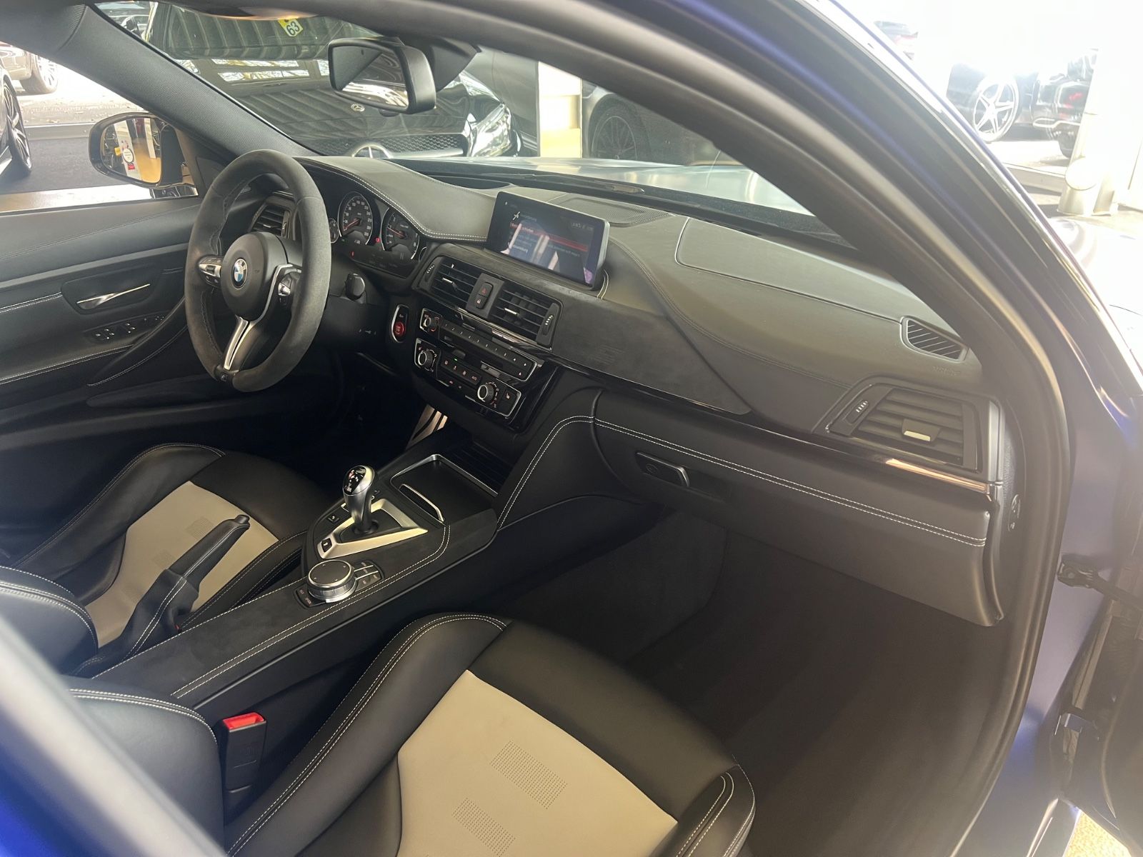 Fahrzeugabbildung BMW M3 CS F80 1of1200 *FROZEN DARK BLUE*DEUTSCH*