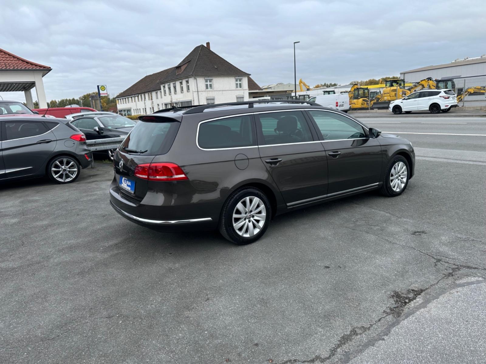 Volkswagen Passat 2012 — photo 8