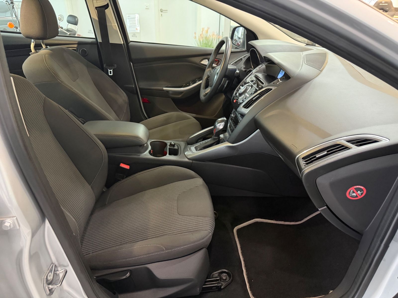 Fahrzeugabbildung Ford Focus Lim. Titanium