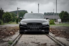 AUDI RS3 Limousine 2.5 TFSI quattro *black Edition