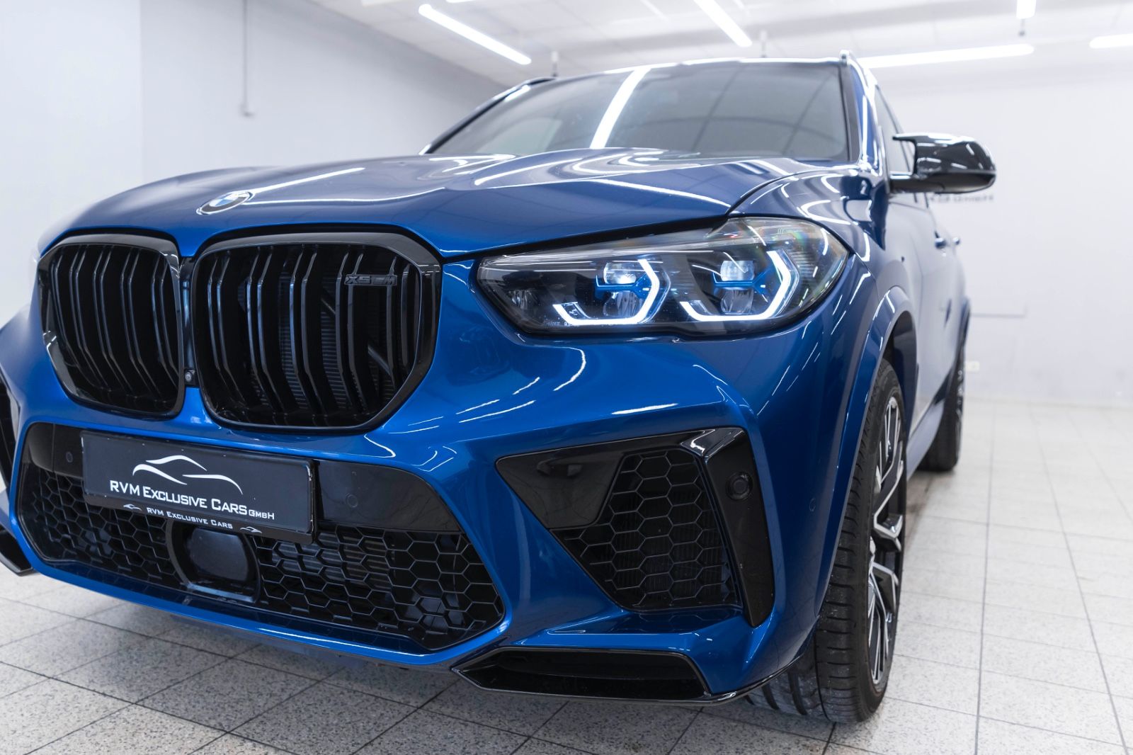 Fahrzeugabbildung BMW X5 M Competition B&W LASER HUD 360° PANO ACC