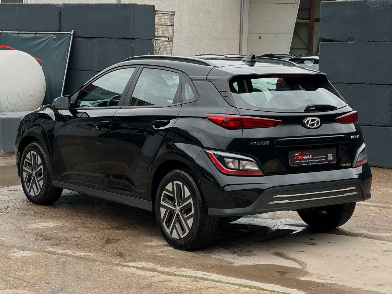 Fahrzeugabbildung Hyundai KONA E Select SHZ LHZ PDC CarPlay ACC Navi LKA