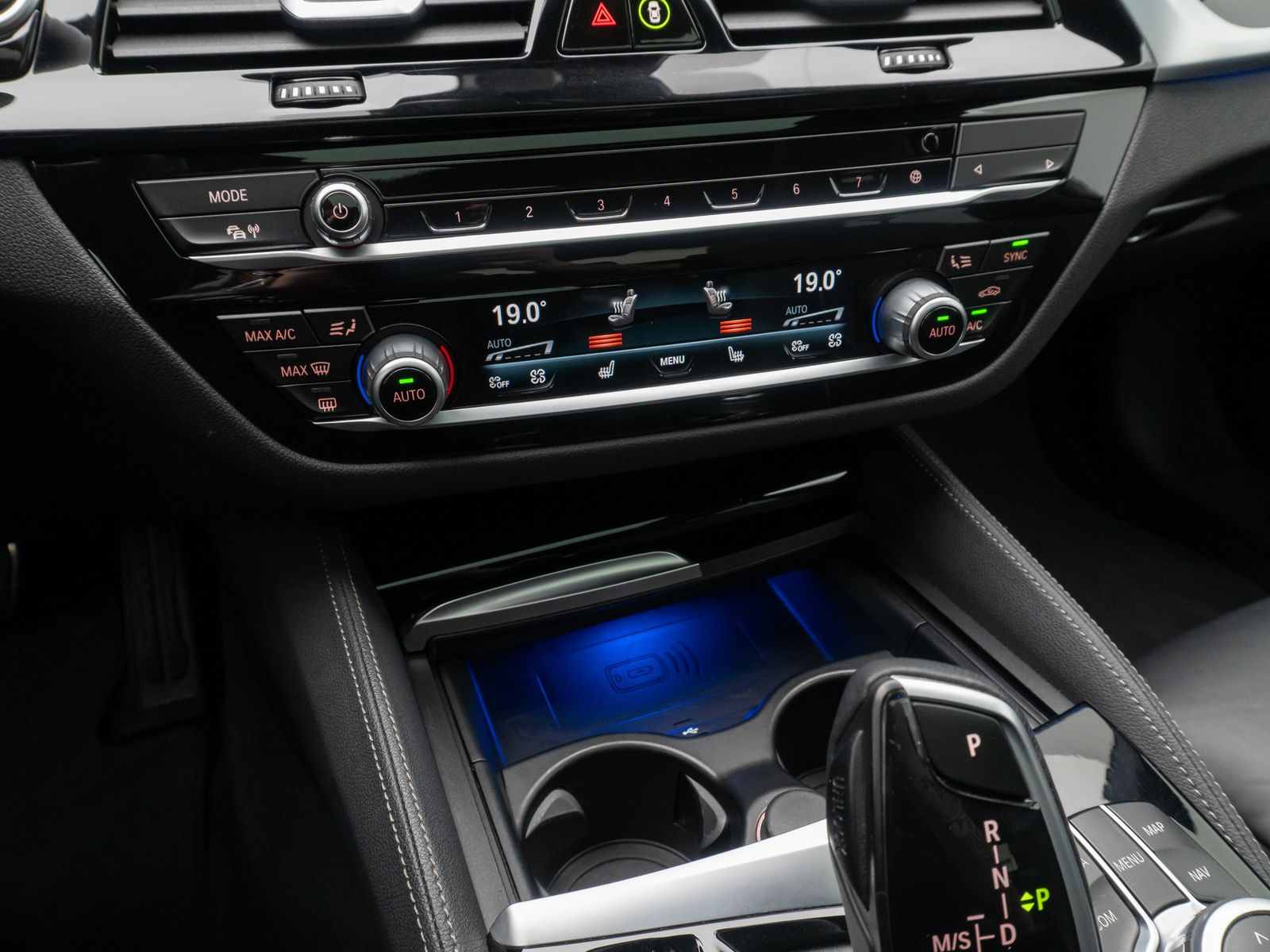 Fahrzeugabbildung BMW 530i M Sport Glasdach Kamera Laser HUD DAB H/K