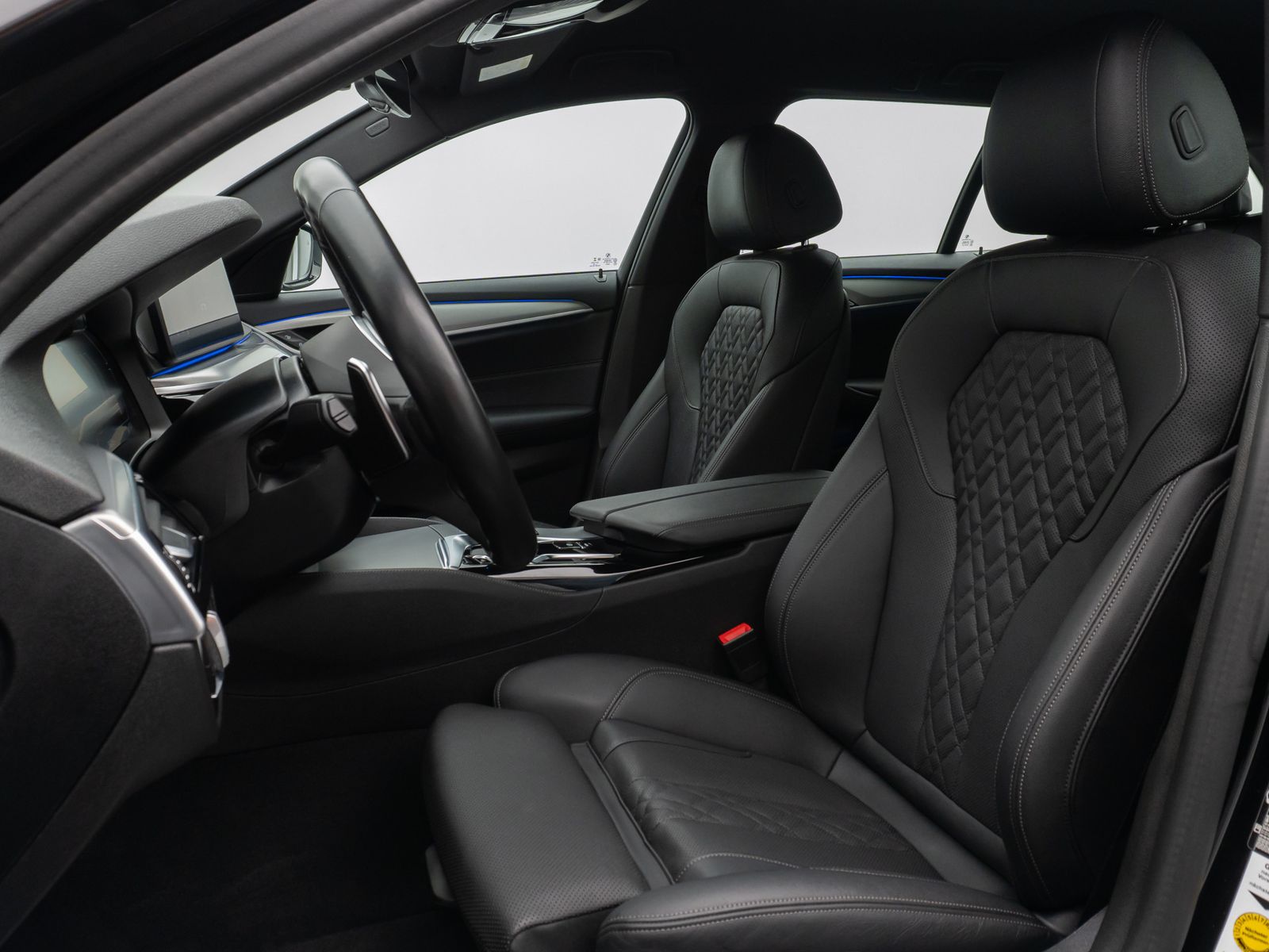 Fahrzeugabbildung BMW 530d  M Sport Kamera Laser HUD DAB HiFi Komfort