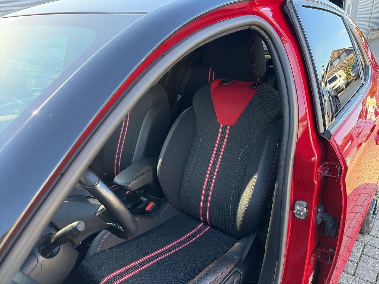 Fahrzeugabbildung Opel Corsa F 1,2 GS Line