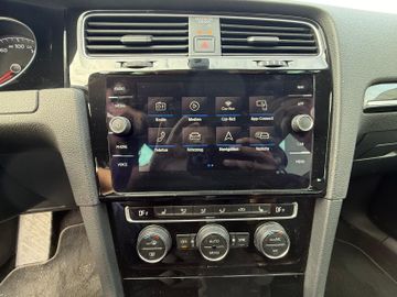 Volkswagen Golf - 11