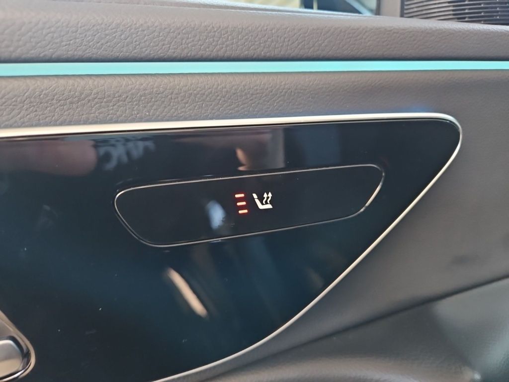 Fahrzeugabbildung Mercedes-Benz E 200 T Avantgarde AHK LED Pano ACC Navi KeyLess