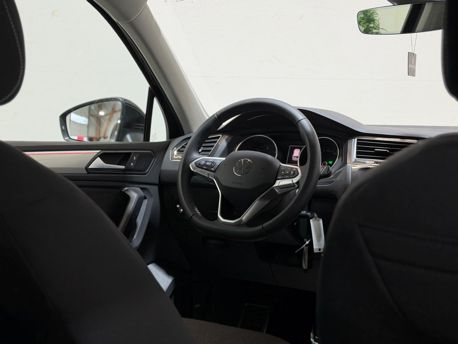 Volkswagen Tiguan Move/IQ.DRIVE/KAM/AMBIENTE/SHZ+HINTEN/ACC