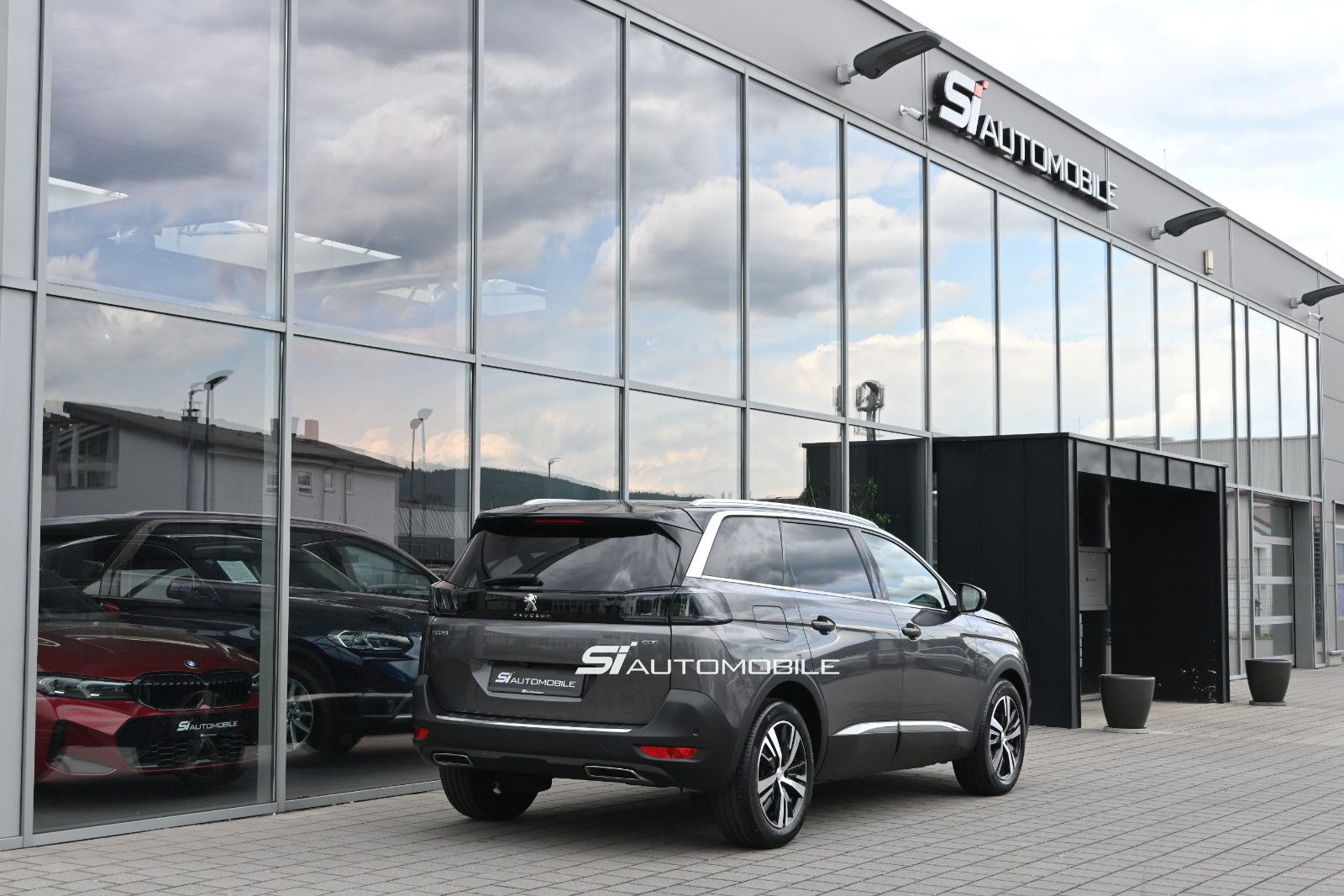 Fahrzeugabbildung Peugeot 5008 BlueHDi 130 GT °ACC°AHK°PANO°7-SITZE°ALARM°